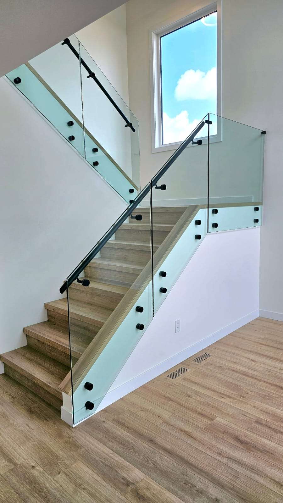 curved glass railing